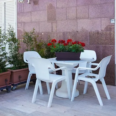 Nick & Santo's Holiday Homes Beach Front Lux Appartamento