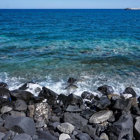 Nick & Santo's Holiday Homes Beach Front Lux * Giardini Naxos