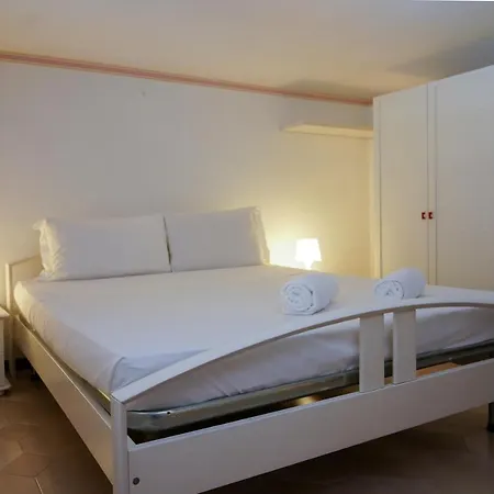 Nick & Santo's Holiday Homes Beach Front Lux Appartamento *