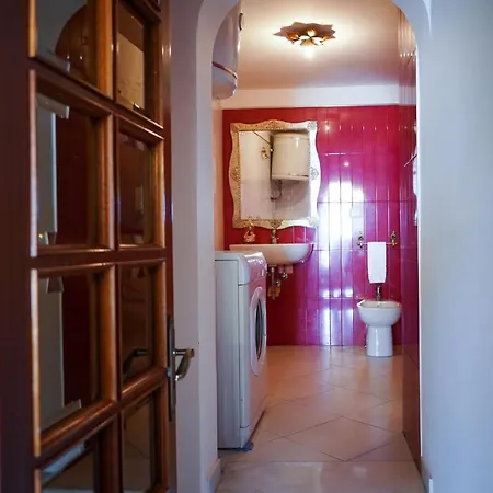 Nick & Santo's Holiday Homes Beach Front Lux Apartment Giardini Naxos
