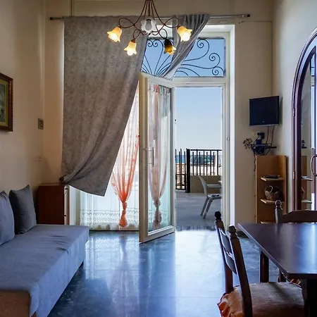 Nick & Santo's Holiday Homes Beach Front Lux