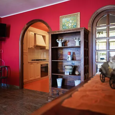 Nick & Santo's Holiday Homes Beach Front Lux Apartment Giardini Naxos